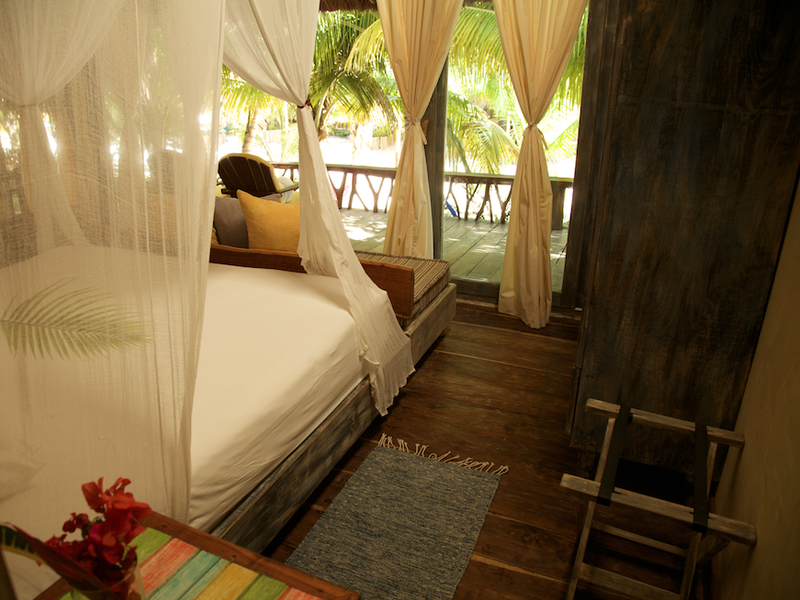 GARDEN VIEW - 1 QUEEN BED